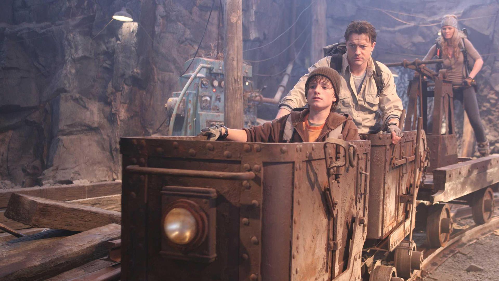 Путешествие к центру трейлер. Путешествие к центру земли 2023. Джош хатчерсон путешествие к центру земли. Путешествие к центру трейлер. Путешествие к центру земли на луну.